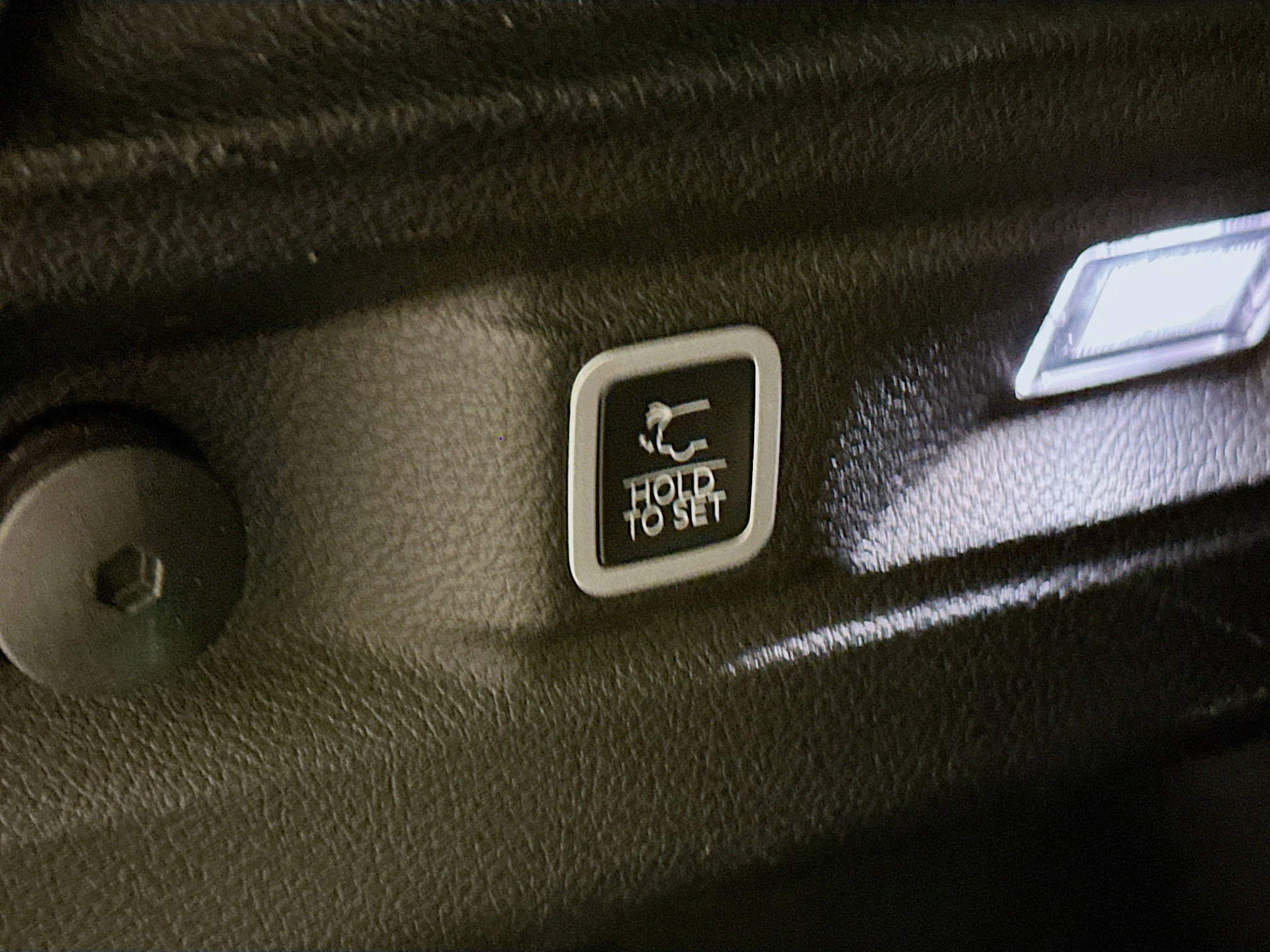 Used 2024 Jeep Grand Cherokee L Laredo image 31