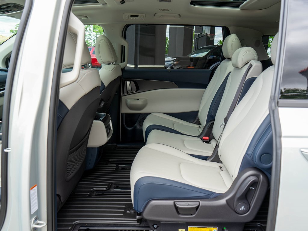 New 2026 Kia Carnival SX w/ SX Dark Edition Package image 14