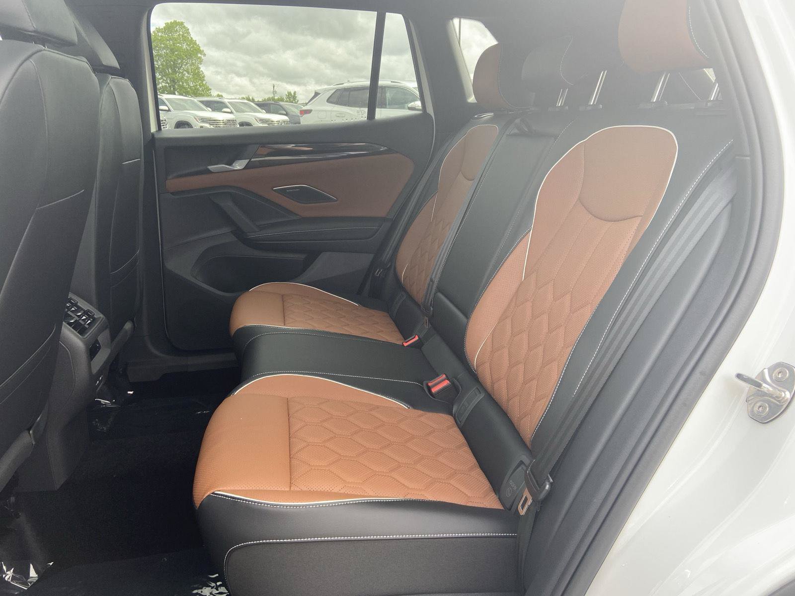 New 2026 Volkswagen Tiguan SEL R-Line AWD/4WD image 7
