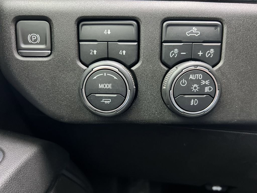 Used 2024 Chevrolet Silverado 3500 LT w/ Convenience Package image 18