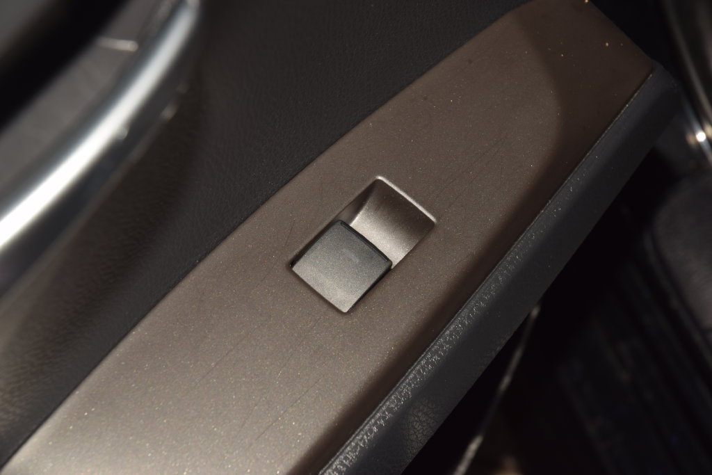 Used 2023 Toyota Camry SE w/ Cold Weather Package FWD image 45