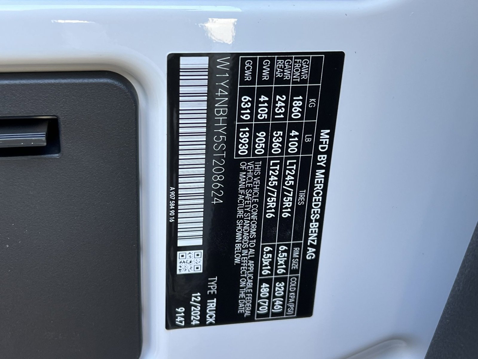 New 2025 Mercedes-Benz Sprinter 2500 image 37