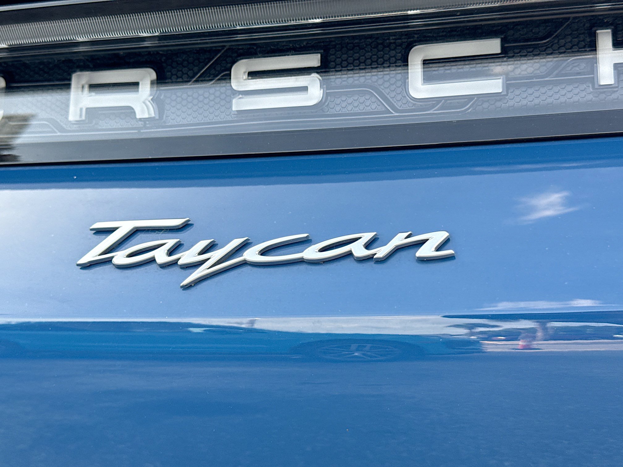 Used 2022 Porsche Taycan RWD image 11