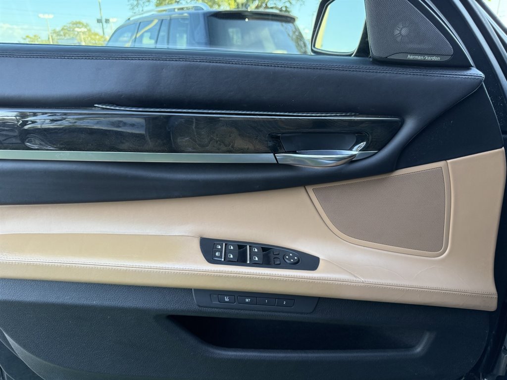 Used 2015 BMW 740i RWD image 31