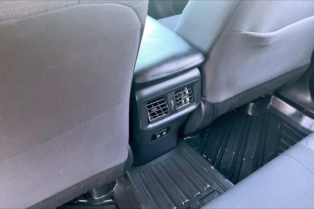 Used 2021 Toyota RAV4 XLE w/ Convenience Package image 10