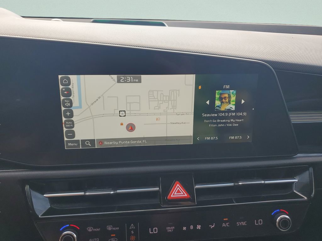 Used 2023 Kia Niro SX Touring image 19