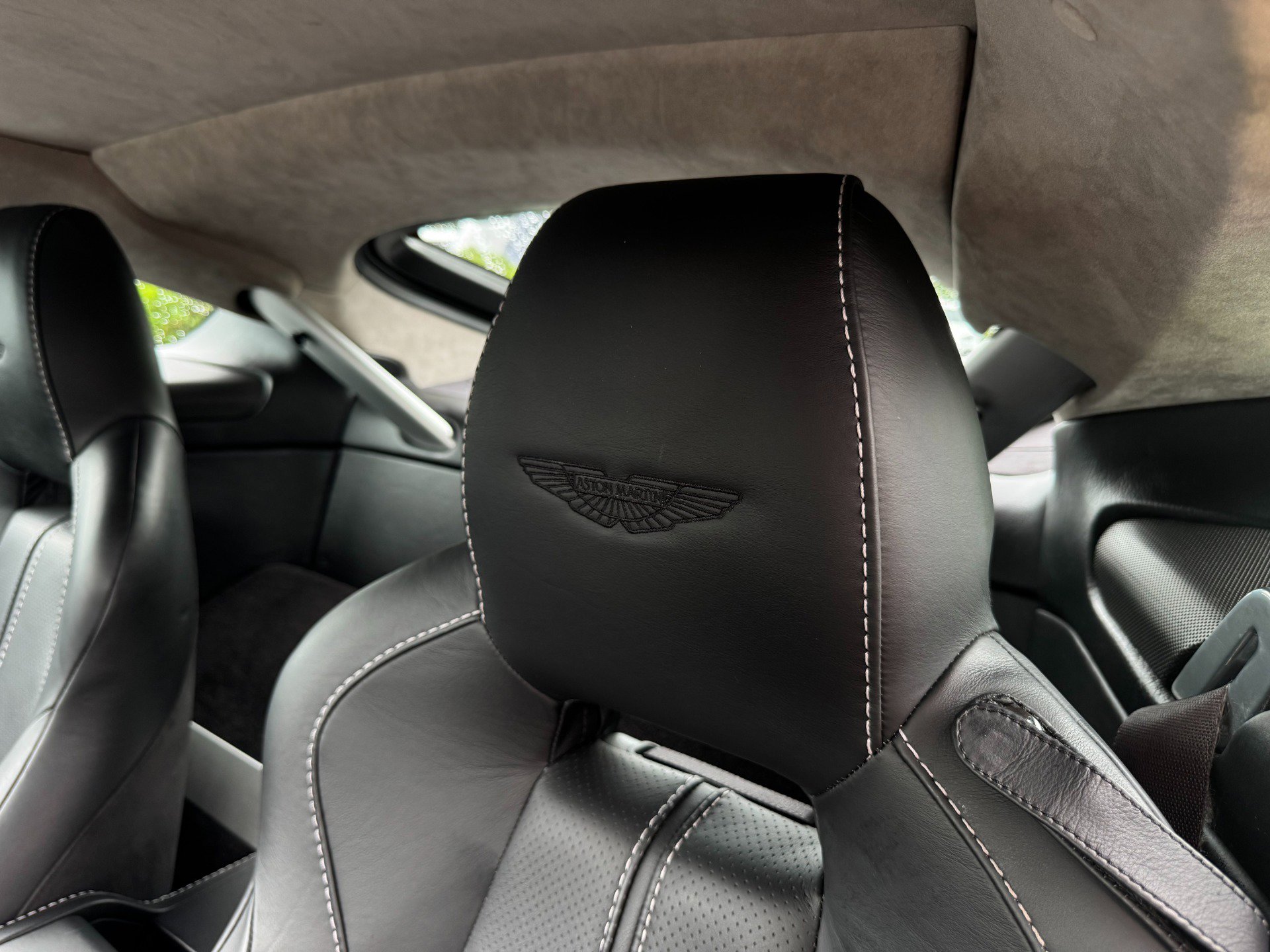 Used 2015 Aston Martin V8 Vantage GT image 15