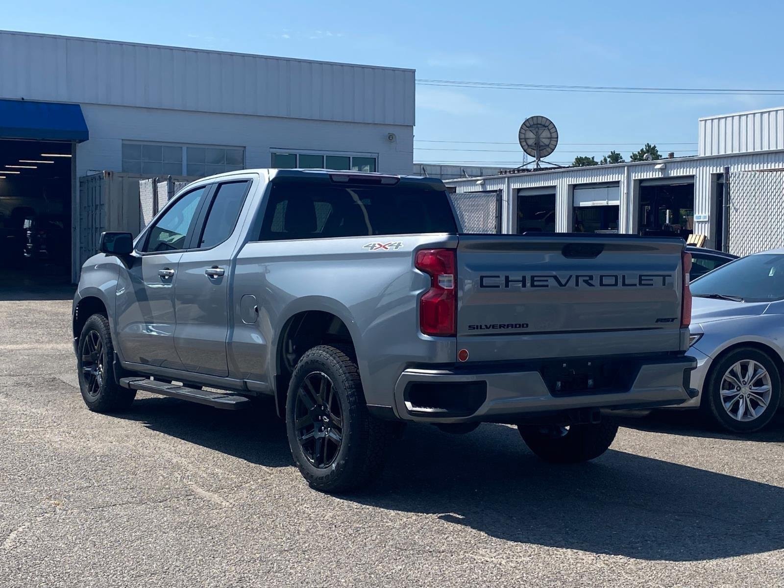 Certified 2024 Chevrolet Silverado 1500 RST w/ LPO, Dark Essentials Package AWD/4WD image 4