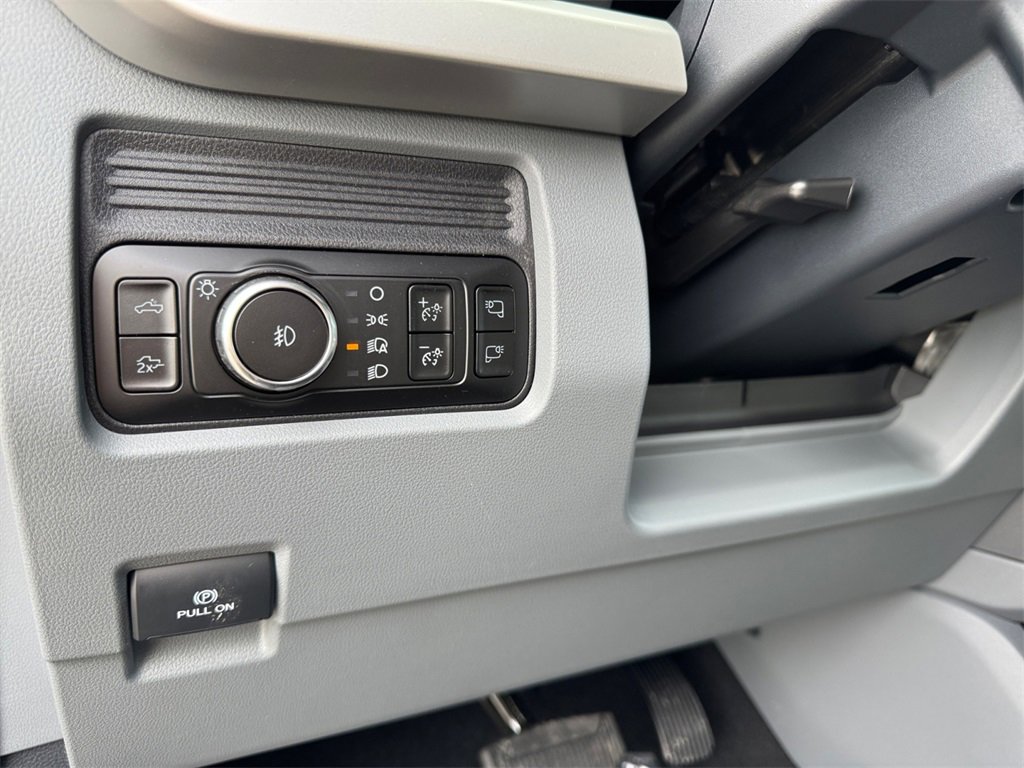New 2025 Ford F250 XLT w/ Black Appearance Package image 18