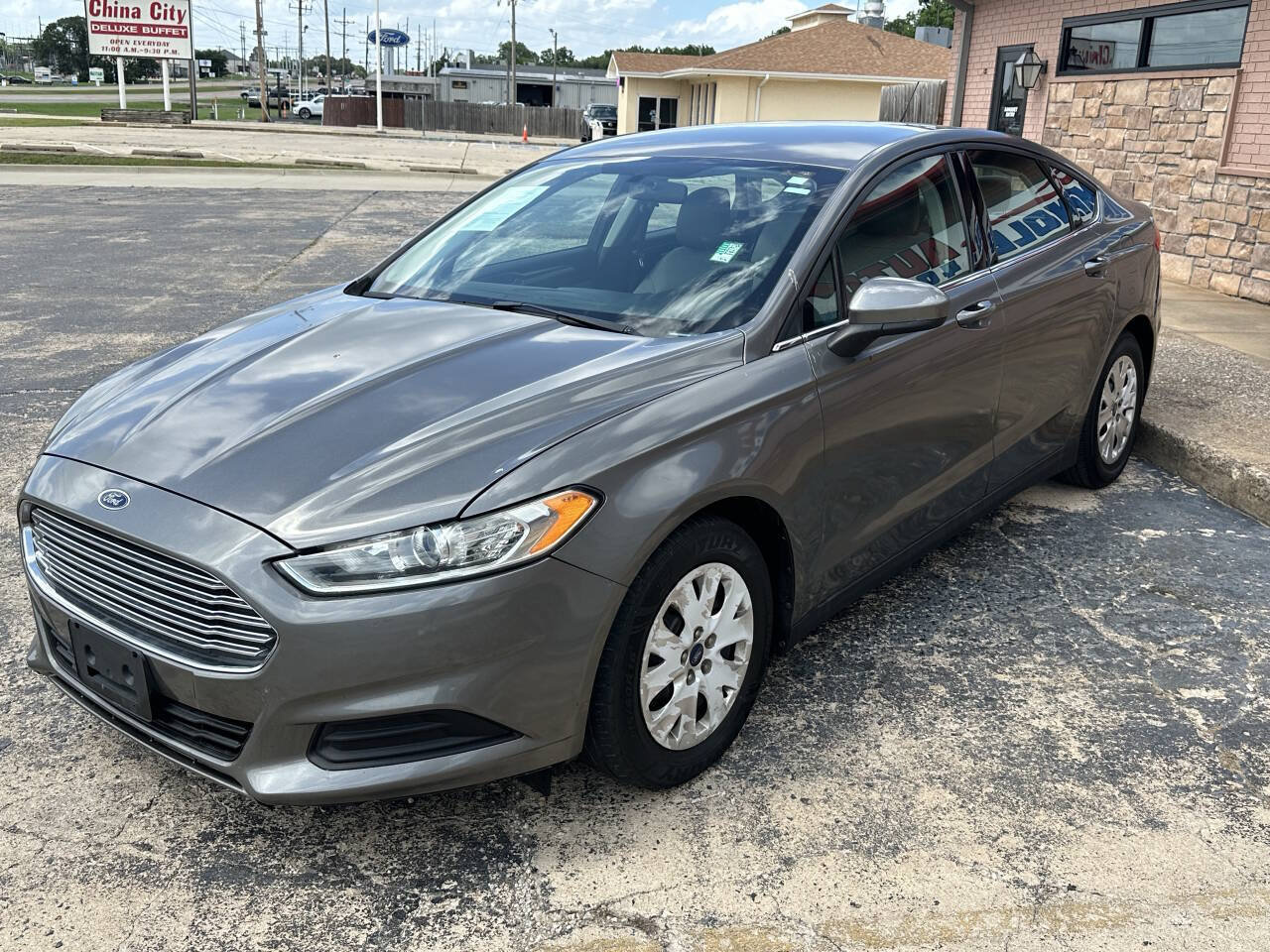 Used 2014 Ford Fusion S FWD image 5