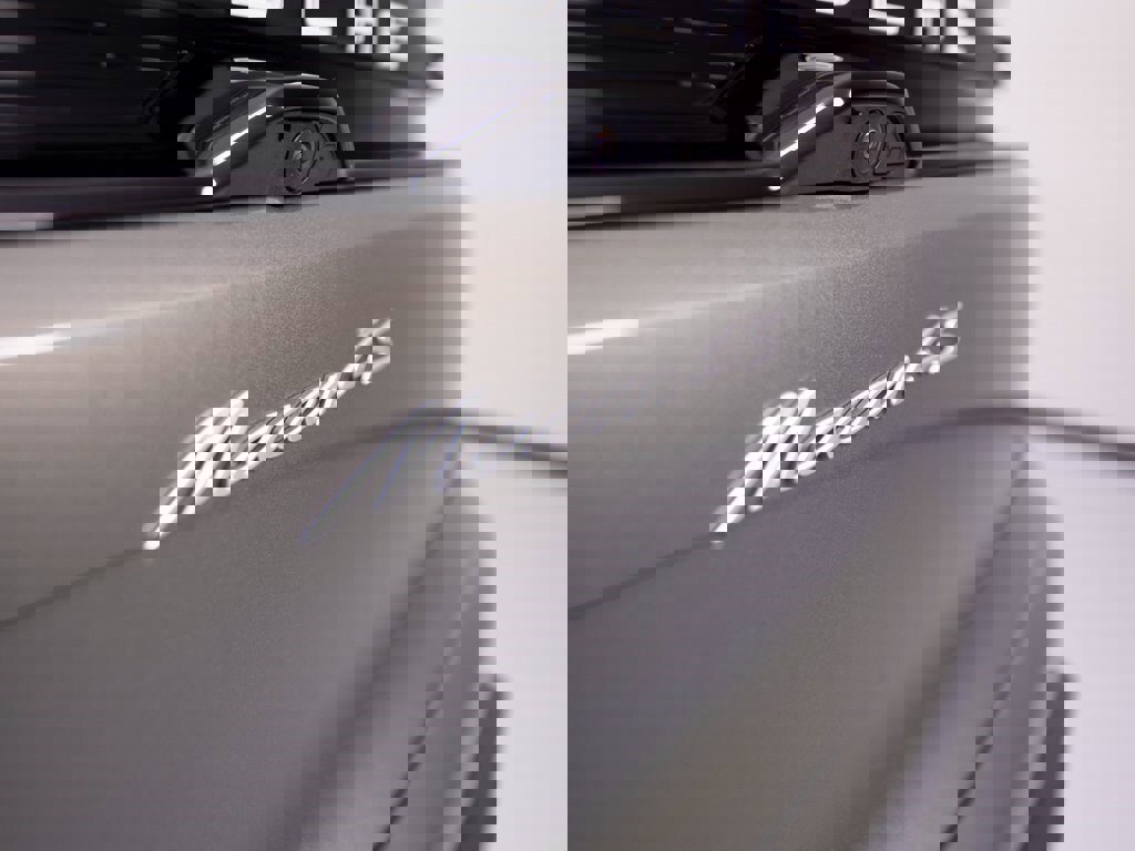 New 2025 Porsche Macan 4S Electric image 33