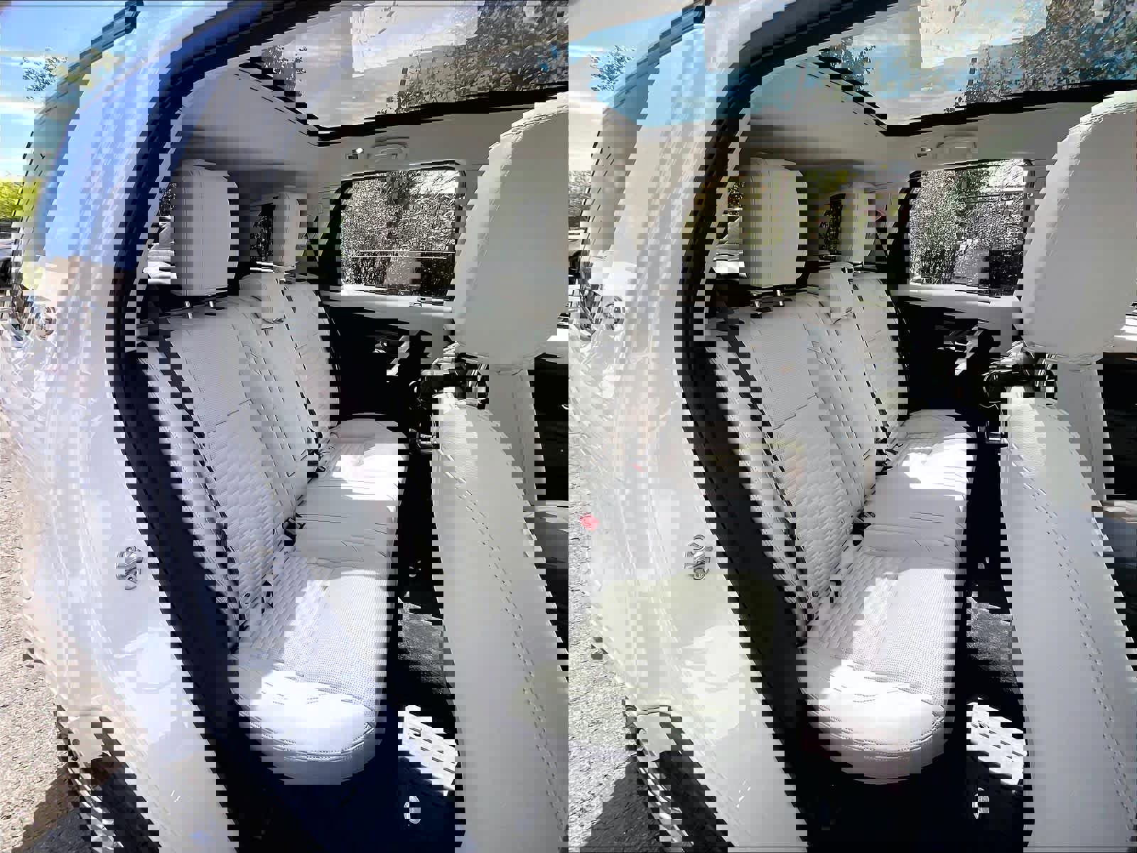 Used 2025 Land Rover Discovery Sport S image 28