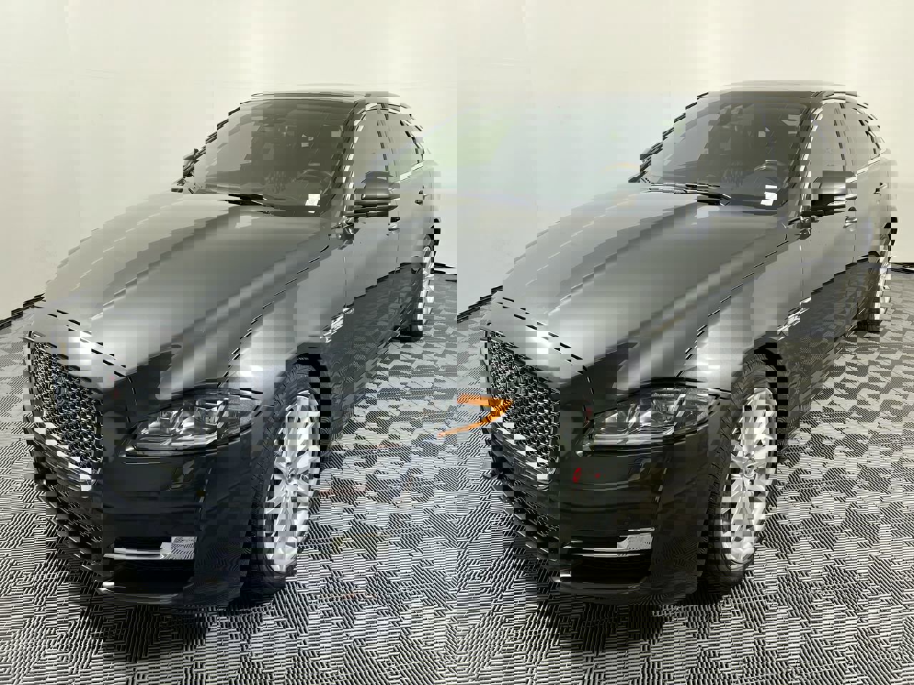 Used 2018 Jaguar XJ L Portfolio image 7