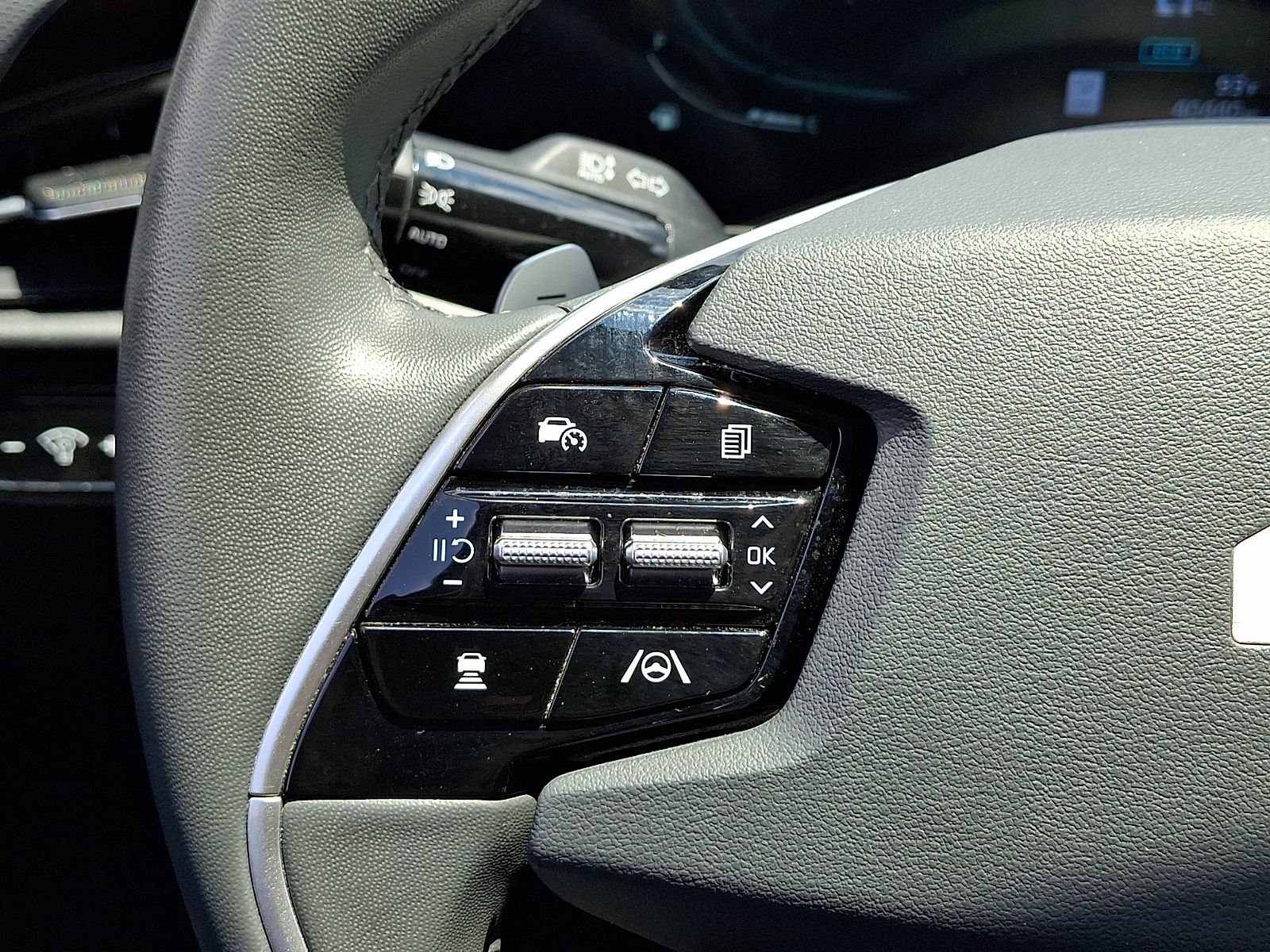 Used 2023 Kia Niro EX FWD image 22