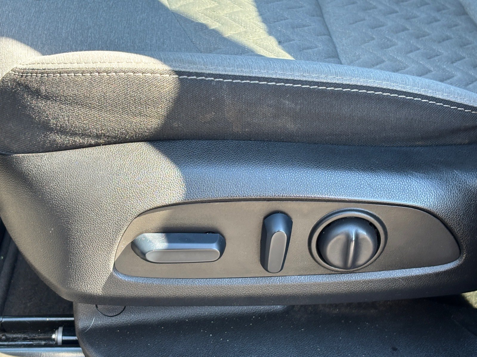 Used 2023 Chevrolet Equinox LS w/ LS Convenience Package FWD image 27
