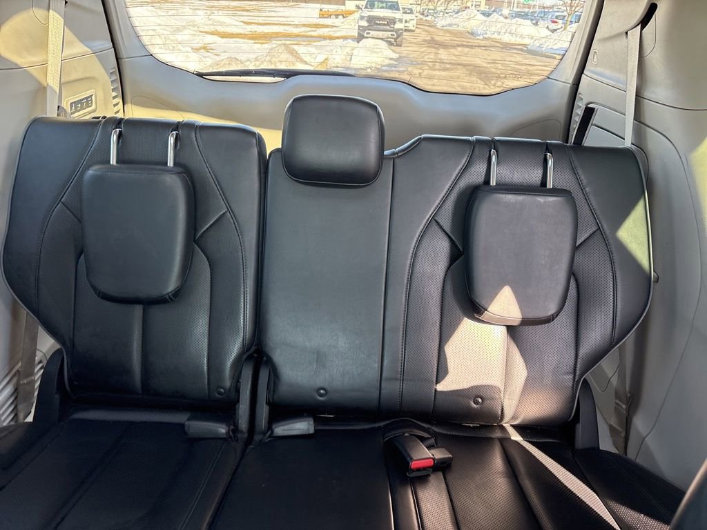 Used 2017 Chrysler Pacifica Limited w/ Tire & Wheel Group image 15