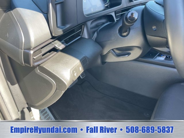 Used 2026 Hyundai Elantra Sport FWD image 14