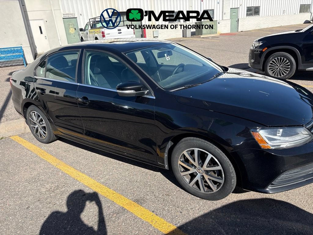 Used 2017 Volkswagen Jetta SE FWD image 3
