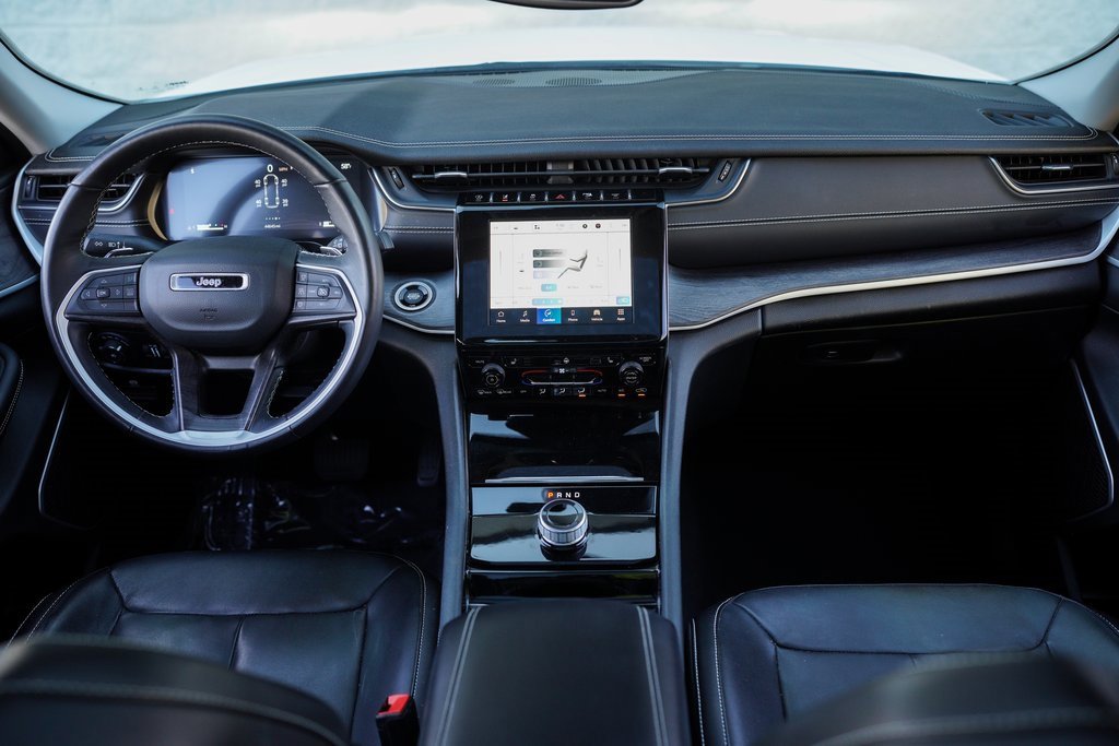 Used 2022 Jeep Grand Cherokee Limited image 19