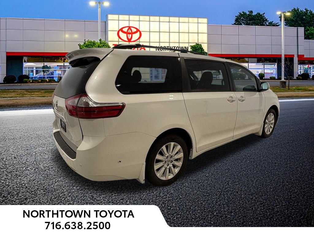Used 2015 Toyota Sienna XLE w/ XLE Navigation Package image 12