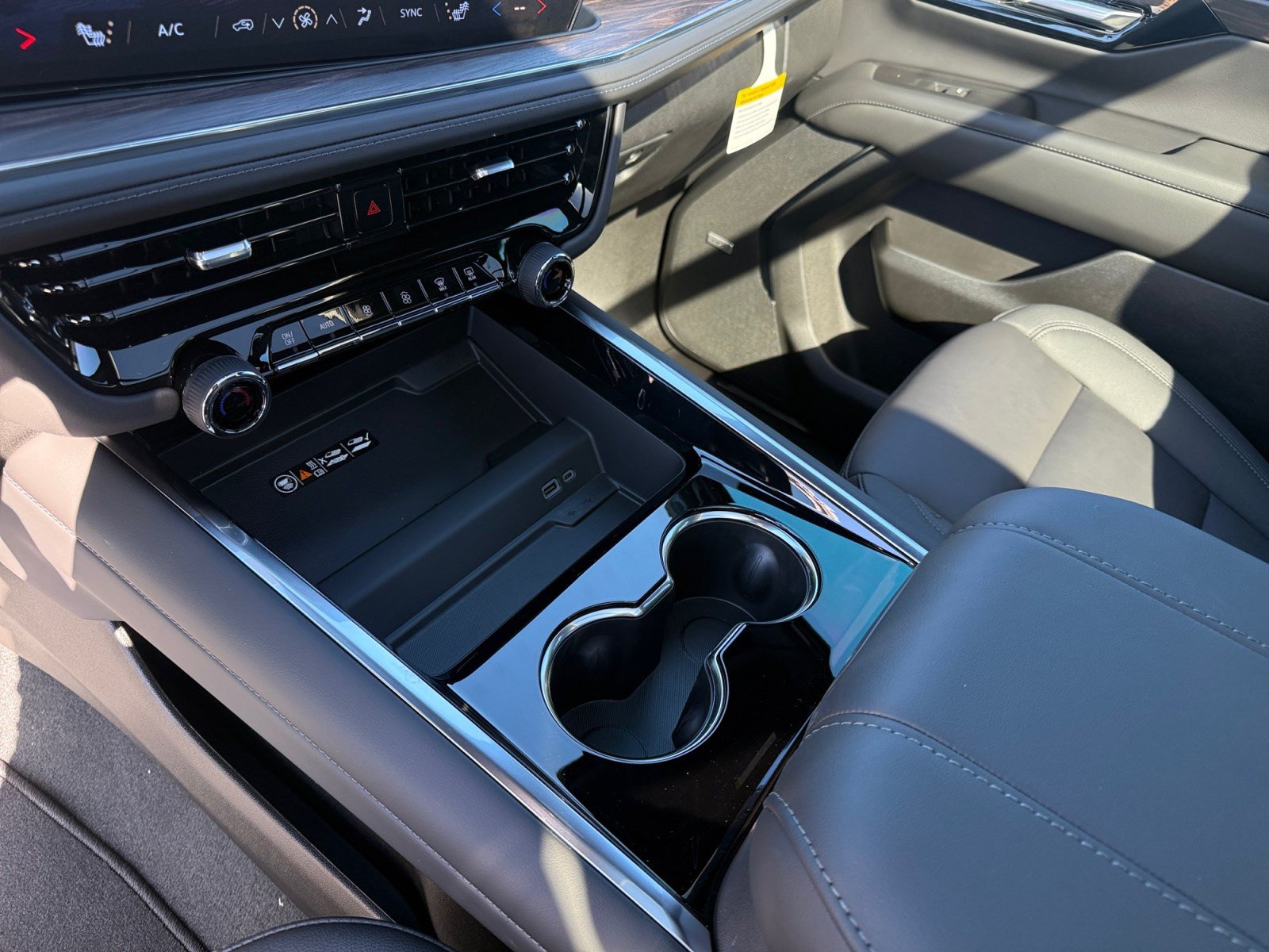 New 2027 Chevrolet Tahoe LT RWD image 15