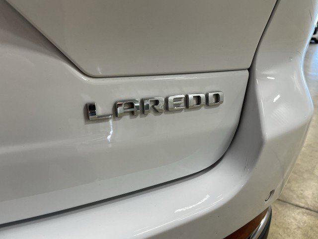 Used 2024 Jeep Grand Cherokee Laredo image 28