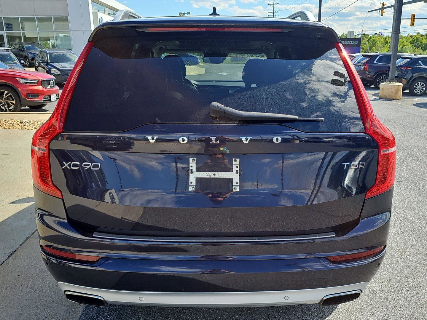 Used 2017 Volvo XC90 T5 Momentum w/ Vision Package AWD/4WD image 5
