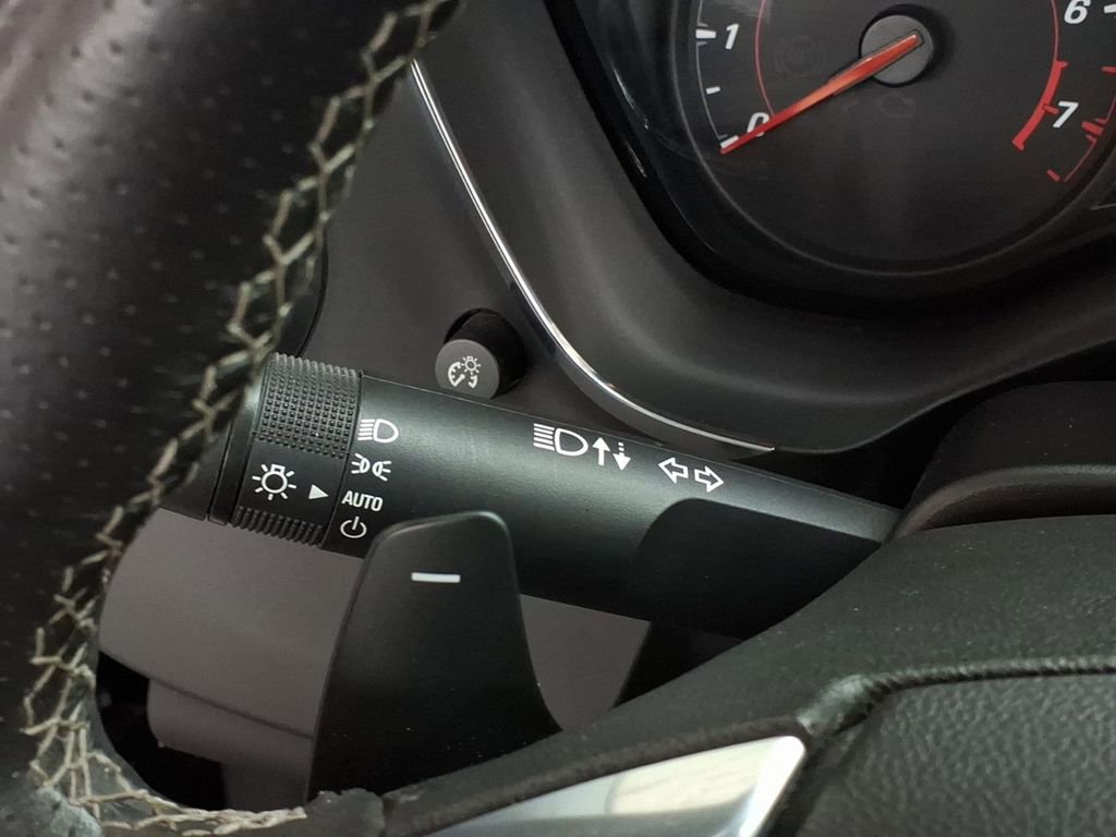 Used 2017 Chevrolet Camaro SS image 21