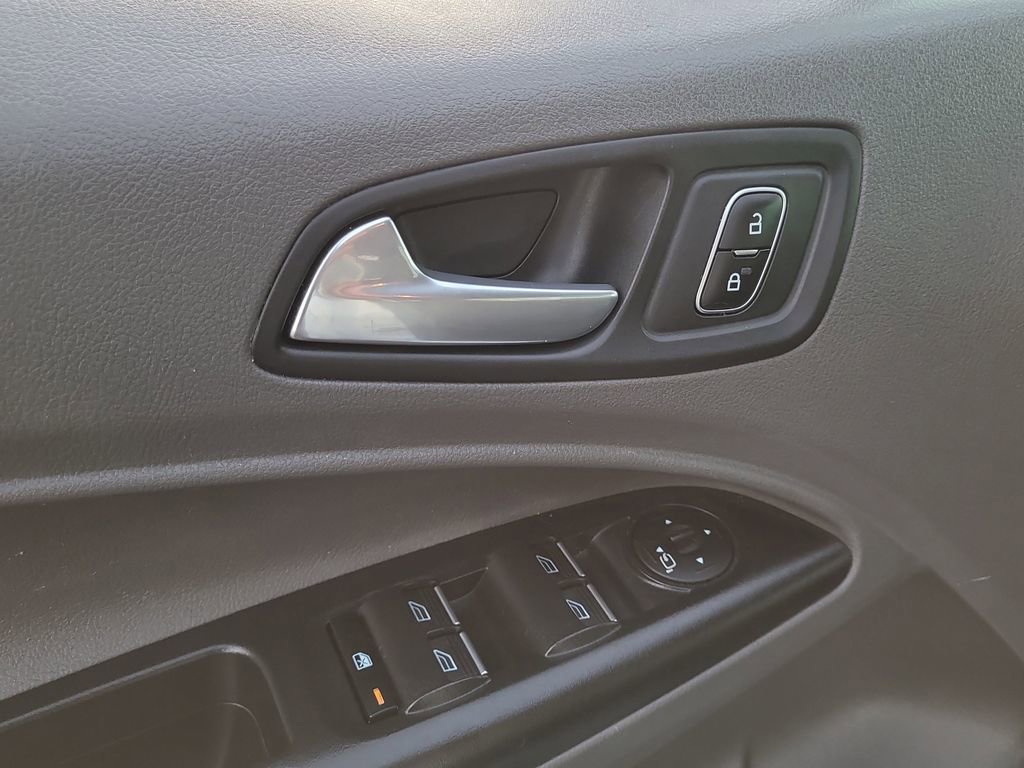 Used 2022 Ford Transit Connect XLT image 15