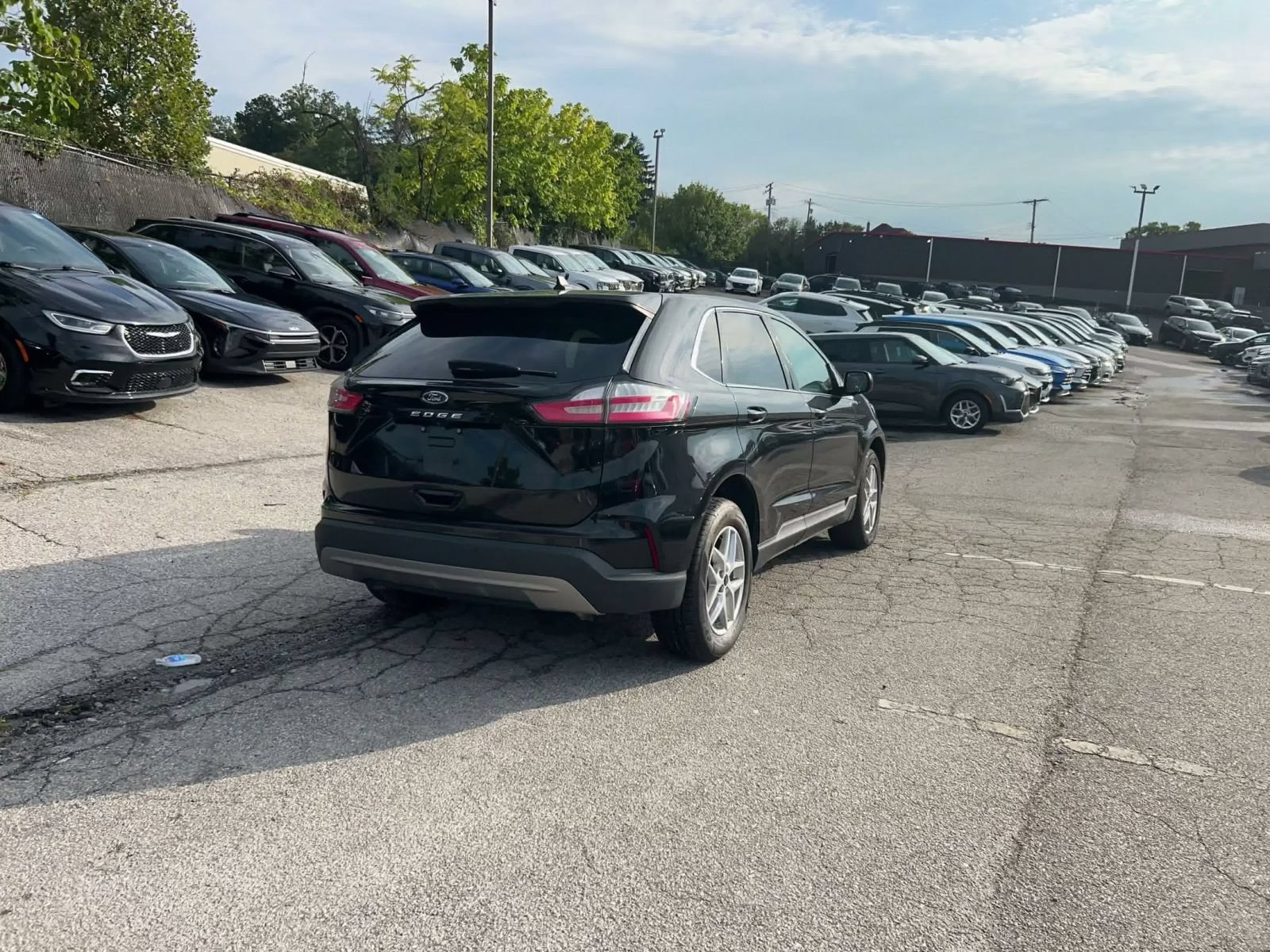 Used 2023 Ford Edge SEL AWD/4WD image 13