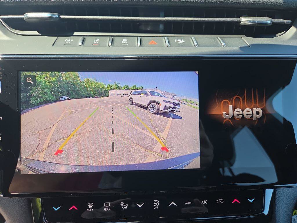 New 2026 Jeep Grand Cherokee Altitude AWD/4WD image 15