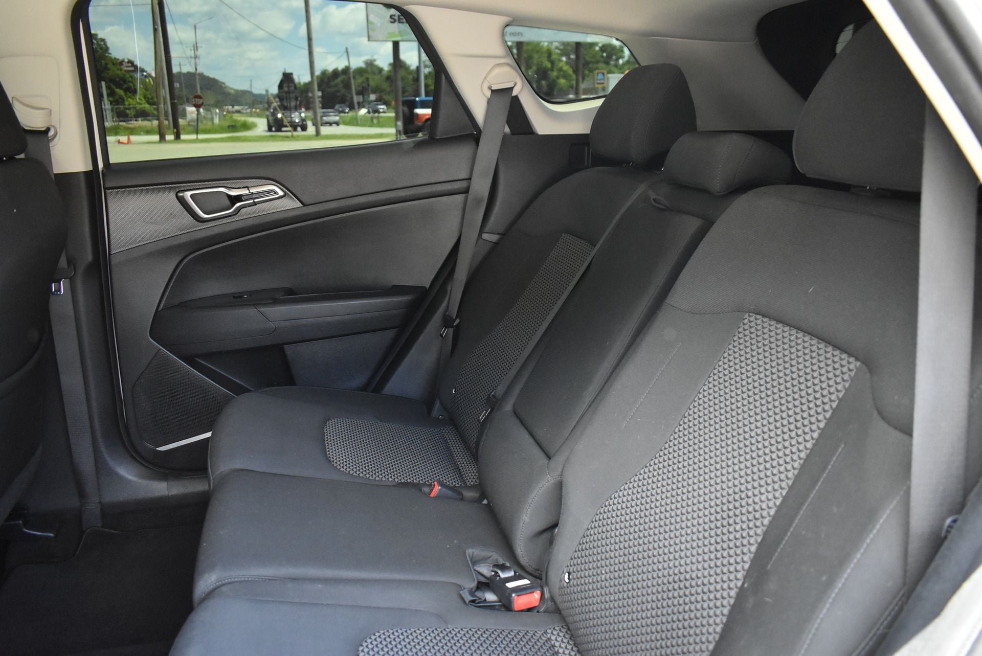 Used 2023 Kia Sportage LX FWD image 16