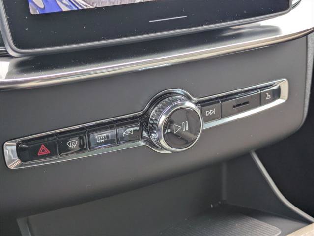 New 2026 Volvo XC90 T8 Plus w/ Protection Package AWD/4WD image 10