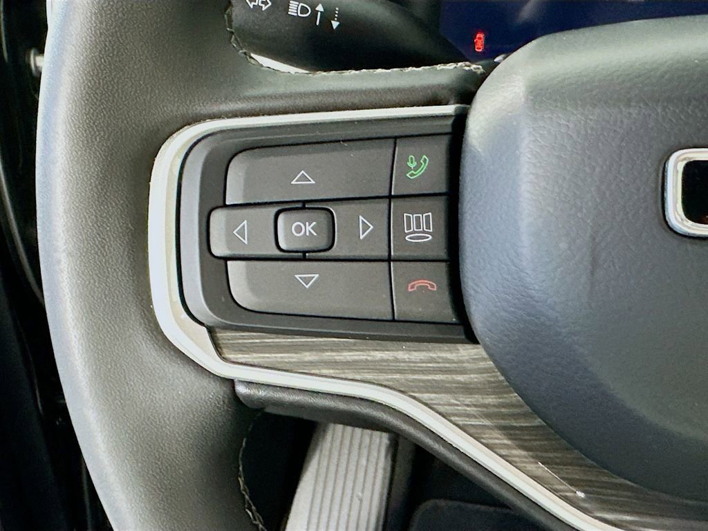 Used 2022 Jeep Wagoneer Series III w/ Premium Group I AWD/4WD image 26