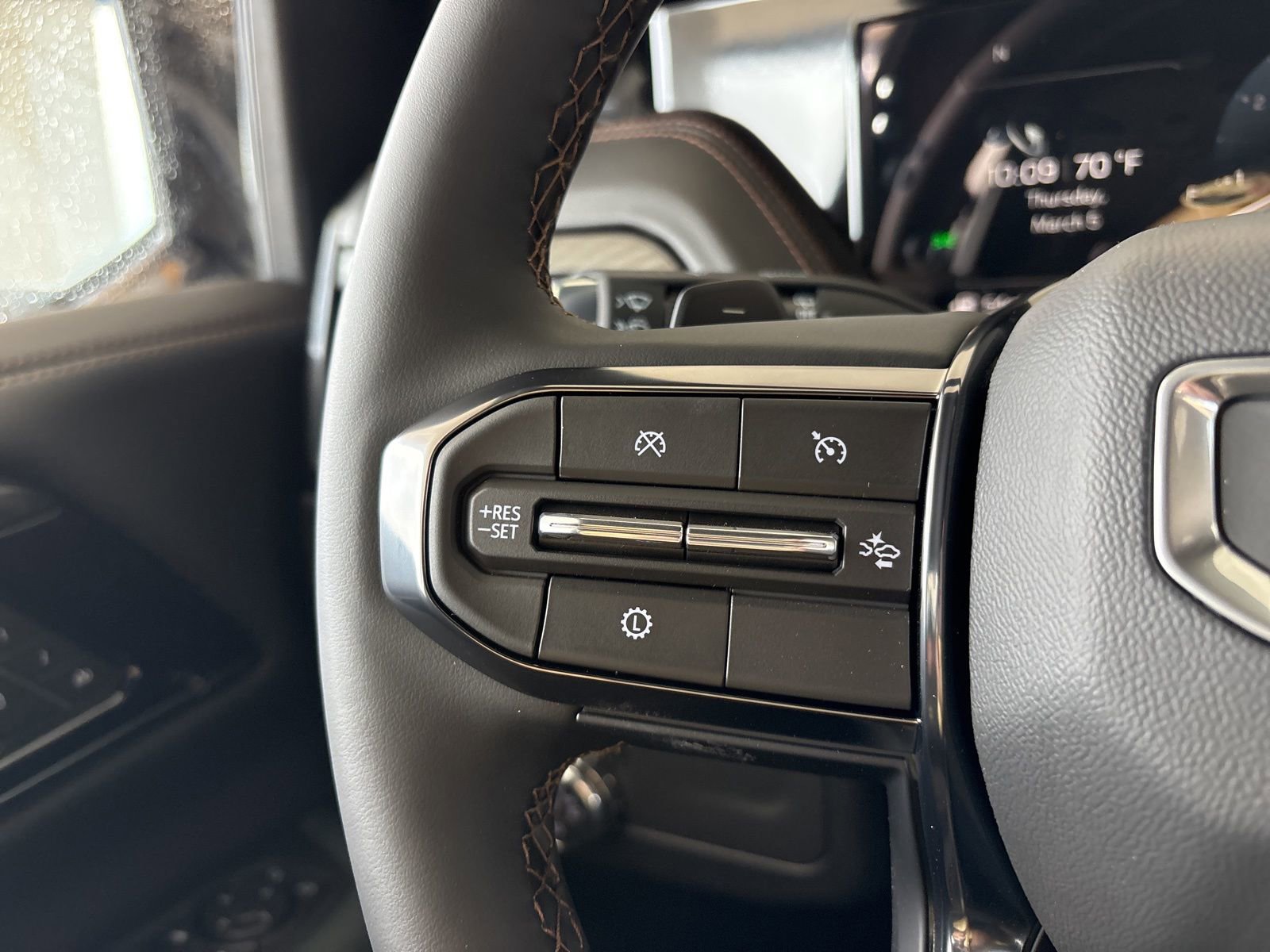 New 2026 GMC Yukon AT4 w/ LPO, Floor Liner Package image 33