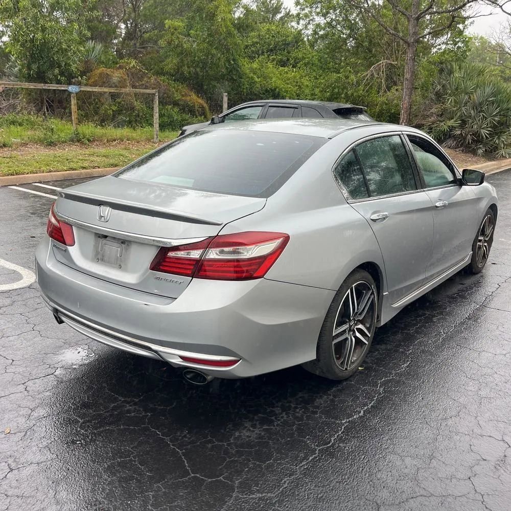 Used 2017 Honda Accord Sport image 8