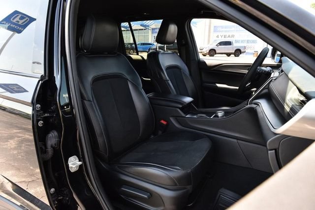 Used 2024 Jeep Grand Cherokee Altitude AWD/4WD image 22