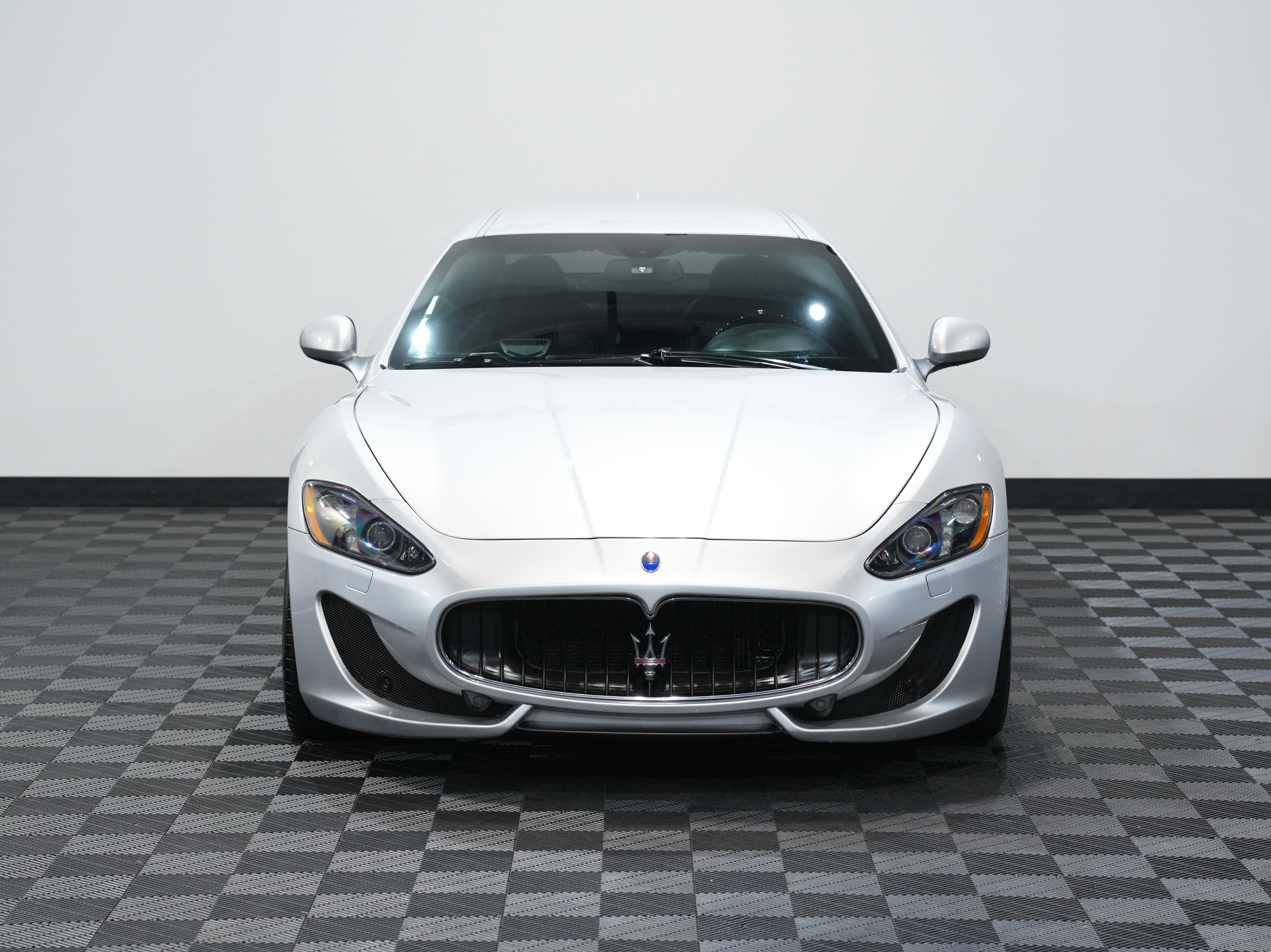 Used 2015 Maserati GranTurismo Sport image 4