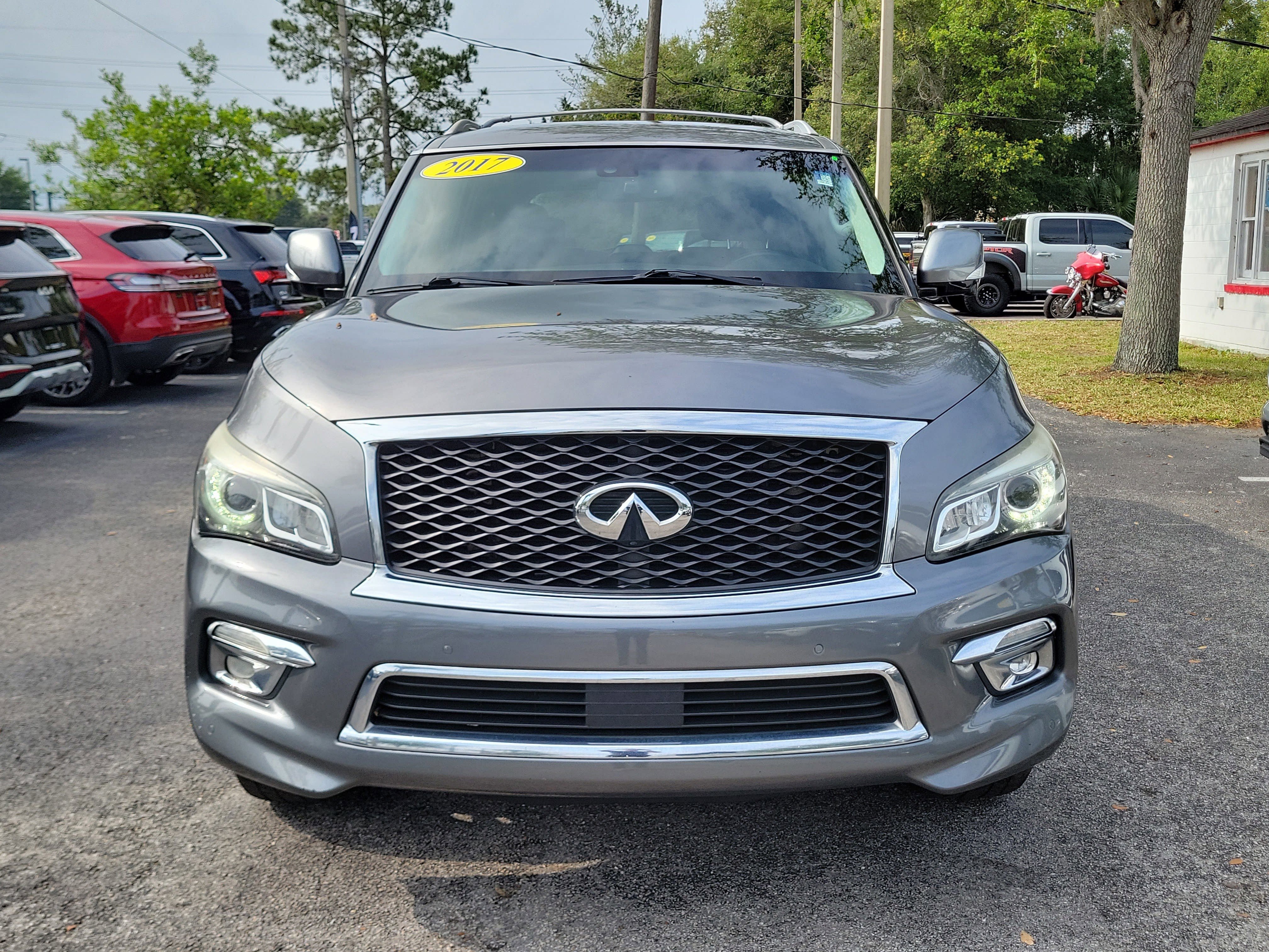 Used 2017 INFINITI QX80 2WD image 2