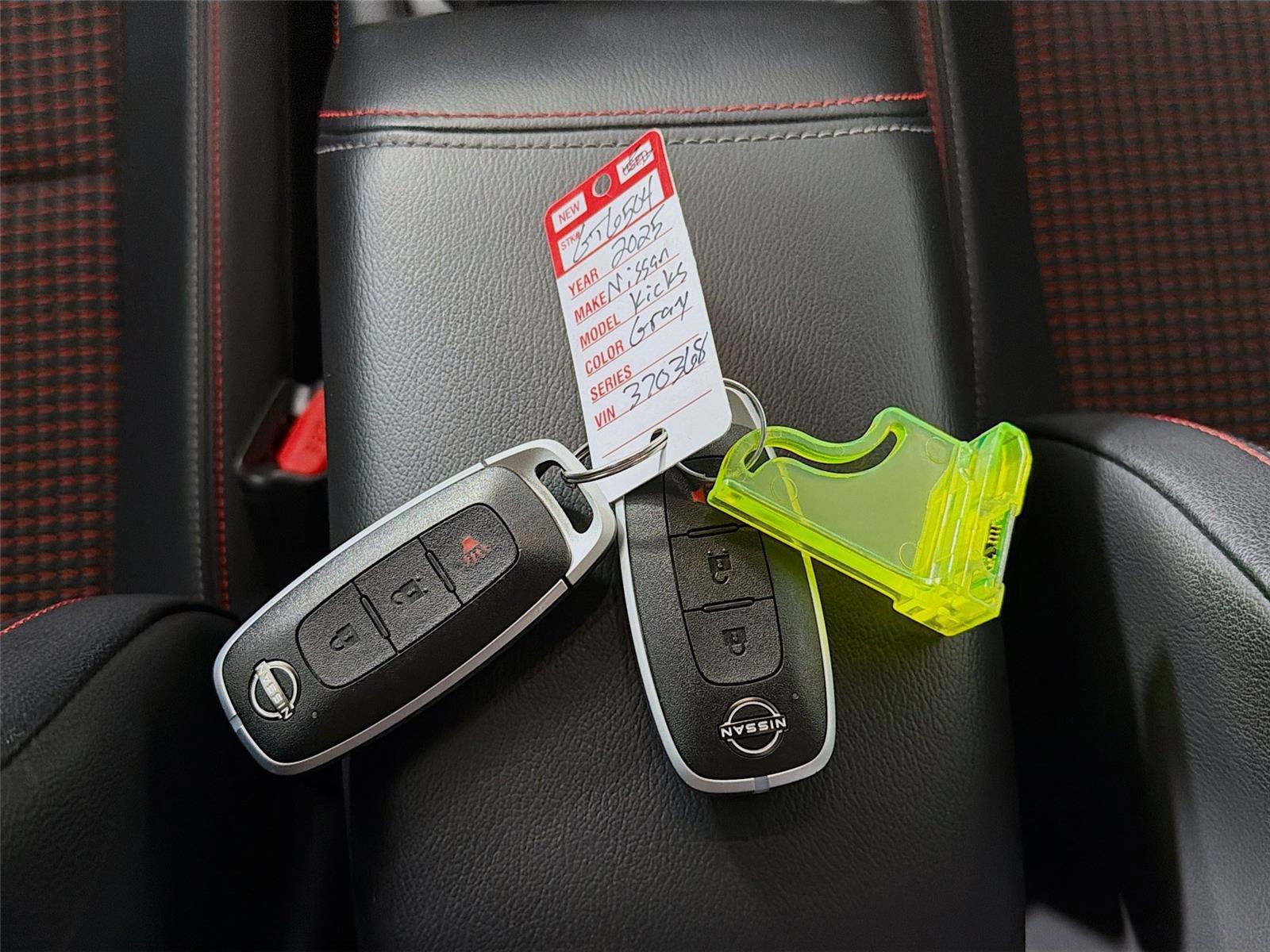 Used 2025 Nissan Kicks SR w/ Interior Electronics Package AWD/4WD image 30