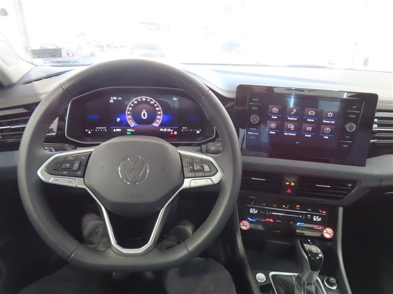 Used 2026 Volkswagen Jetta SE FWD image 21
