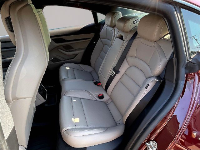 Used 2022 Porsche Taycan RWD image 21