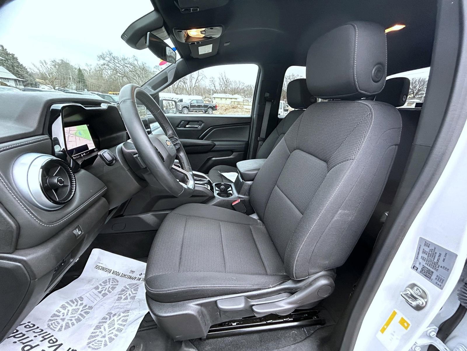 Used 2024 Chevrolet Colorado LT w/ LT Convenience Package image 10