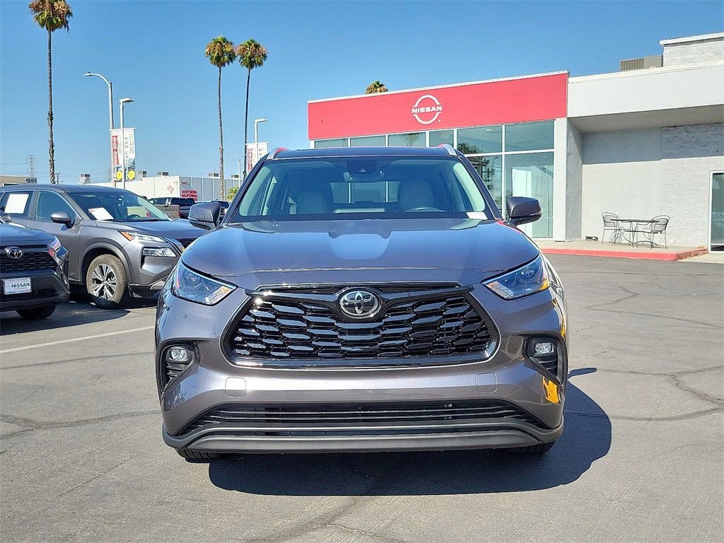 Used 2024 Toyota Highlander XLE image 31