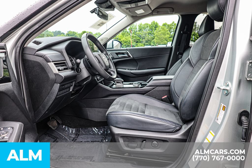 Used 2025 Mitsubishi Outlander SE FWD image 18