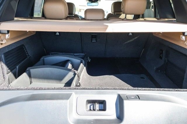 New 2025 Land Rover Range Rover SE image 24