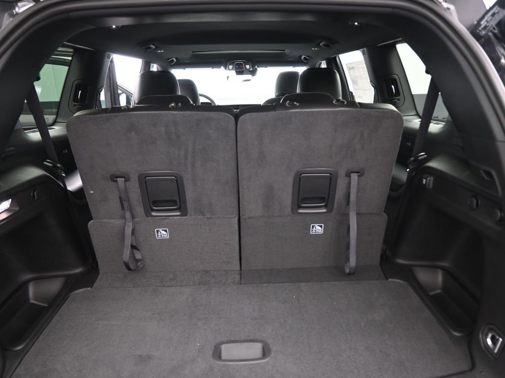 New 2025 Jeep Grand Cherokee L Altitude RWD image 16