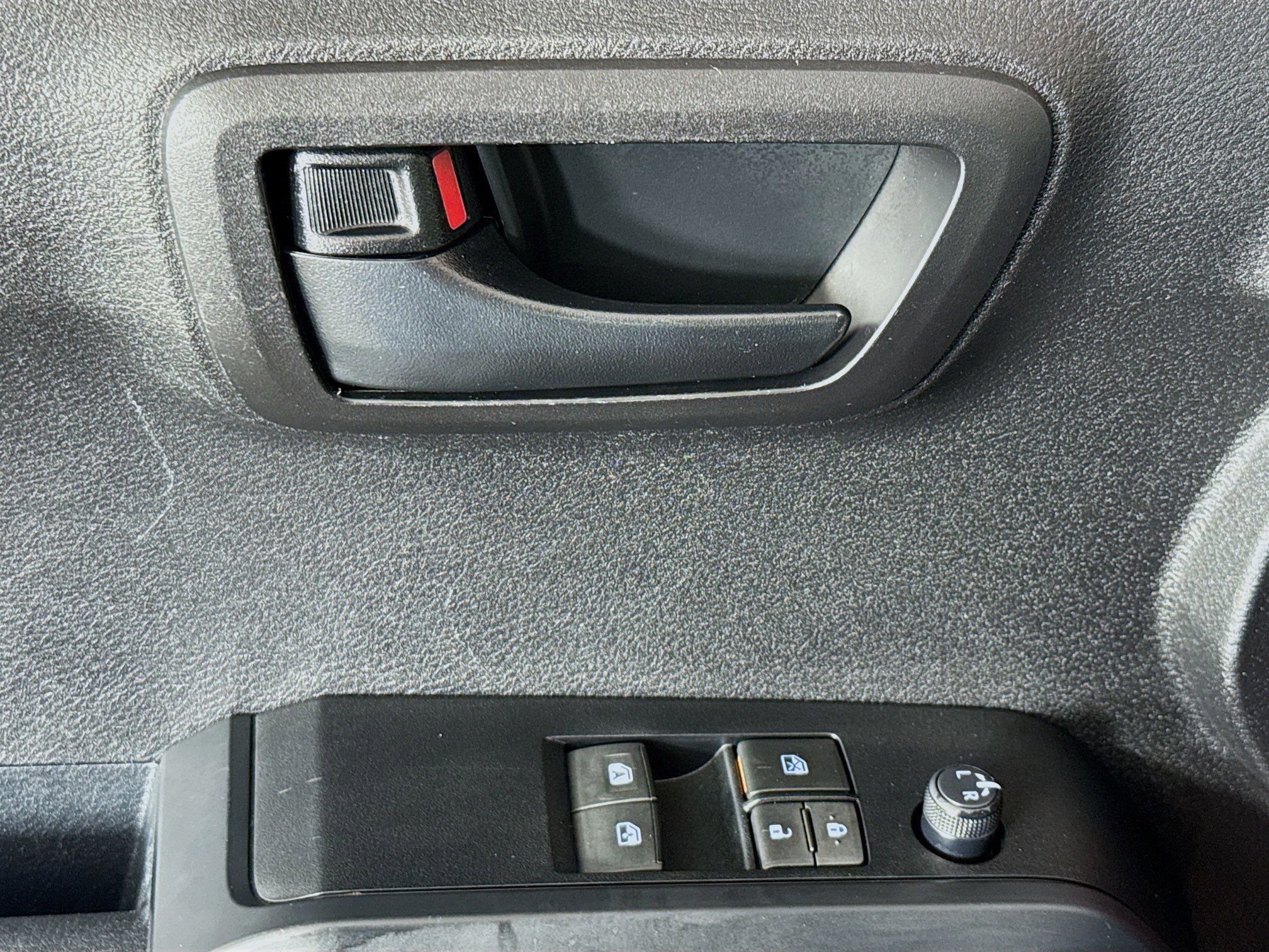 Used 2021 Toyota Tacoma SR w/ SR Convenience Package image 22