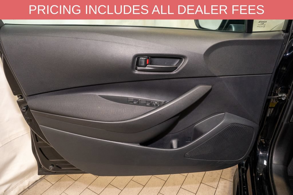 Used 2025 Toyota Corolla LE FWD image 11