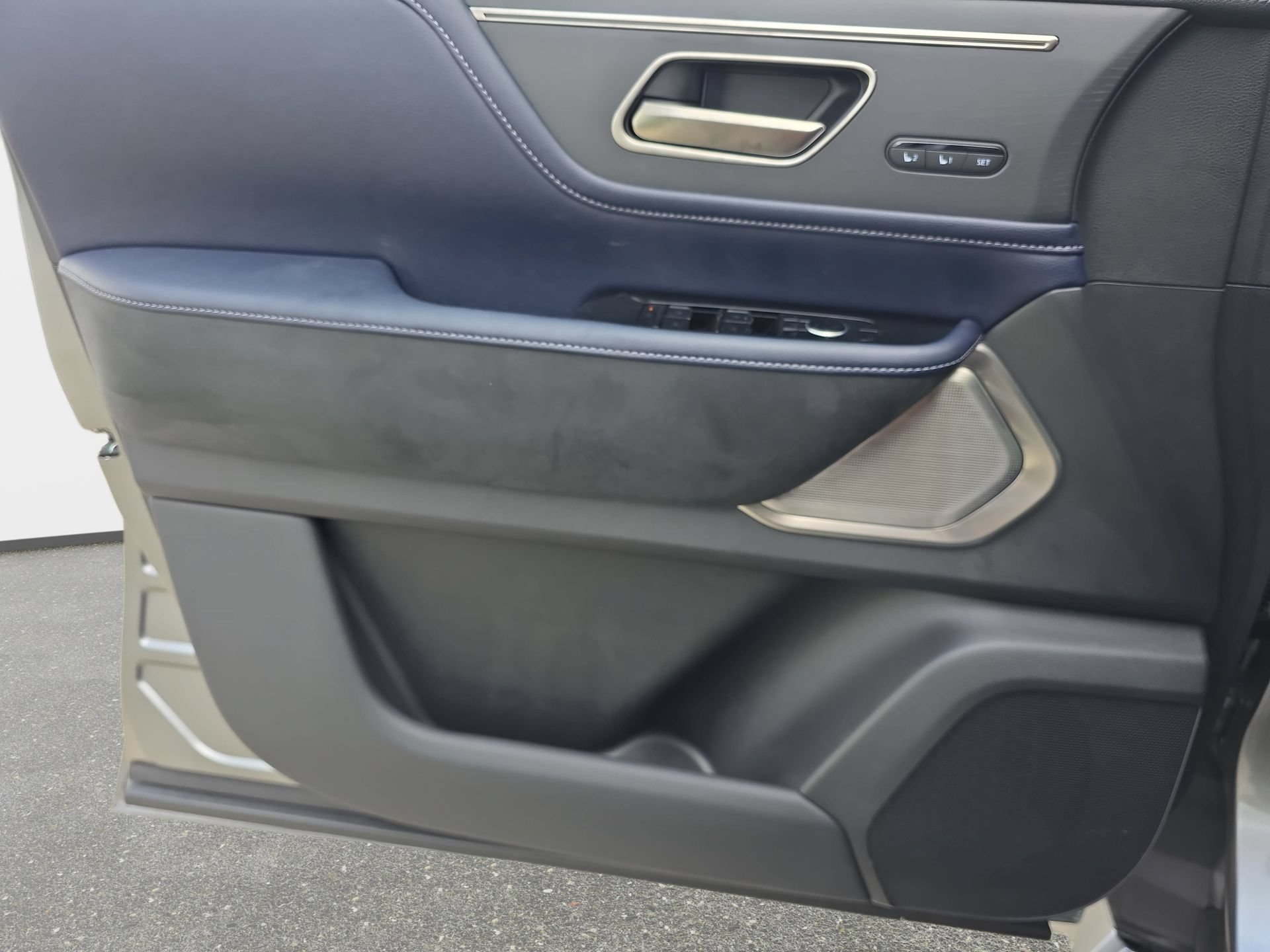 New 2026 INFINITI QX80 4WD w/ Sport Exterior Package image 26